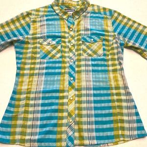 Patagonia women’s size 8 short sleeved pearl buttons size 8 vintage. Cute
